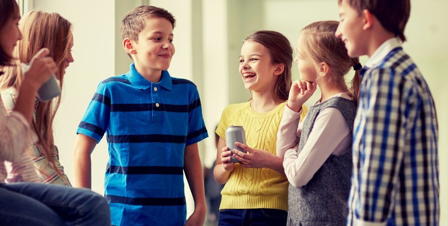 Діти, школа, школярі, перерва