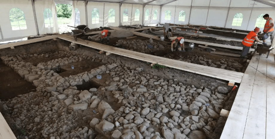 история, исследования, Швейцария, раскопки, находка, археологи, археология, стены, наука, комплекс, сооружение, Альпы, святилище, карьер