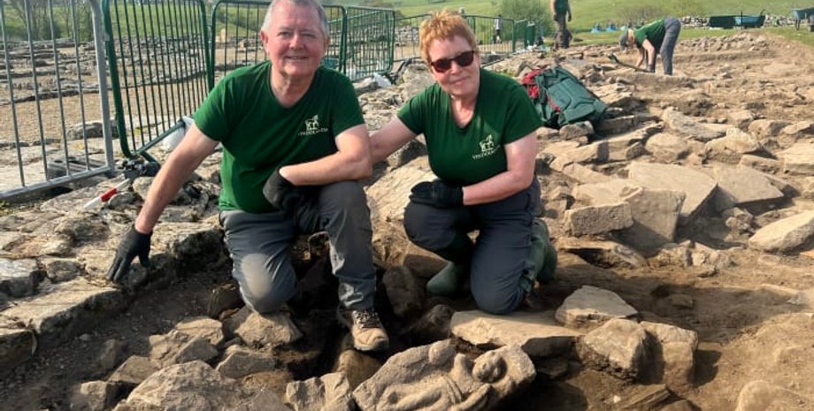 археологи розкопки археологія знахідка рельєф