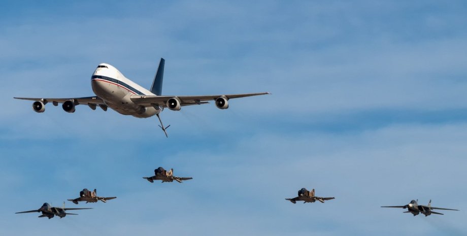 Иранский самолет-заправщик KC-747 самолет Boeing 747