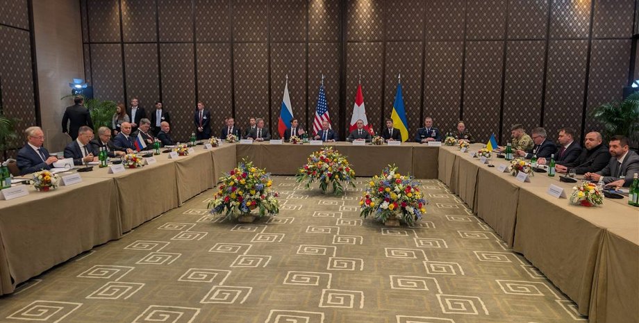 Перемовини в Женеві В Женеві зустрілися голови делегацій України та Росії