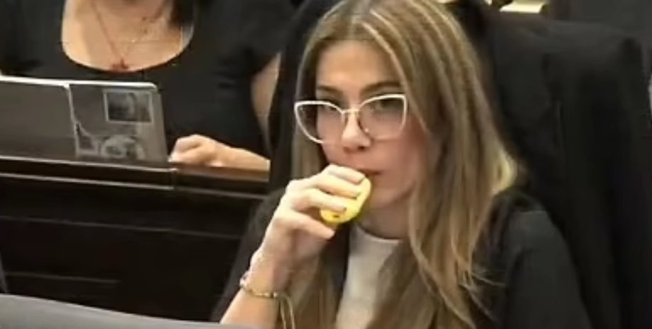 Кэти Хувинао, курение, вейп