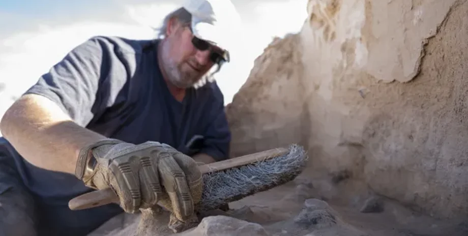військові, військовослужбовці, Нью-Мексико, США, Голломан, військова база, табір, вогнище, артефакти, вугілля, поселенці, національний парк, Америка, рослини, стоянка, інструменти, їжа, обігрів, відкриття, археологія