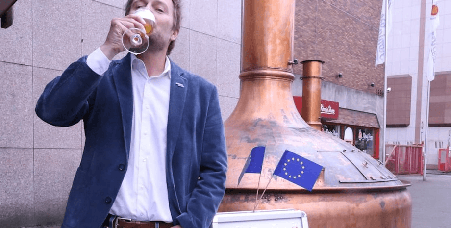 Вибори до Європарламенту в Німеччині, пиво на виборах, виборча дільниця, пивоварня, безкоштовне пиво, безалкогольне пиво