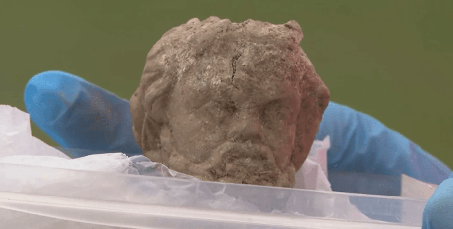 терези, ваги, гиря, божество, дослідження, розкопки, історія, археологія, знахідка, бюст, англія, сілен