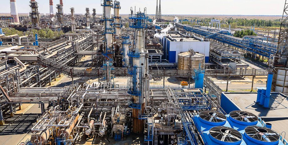 Астраханский ГПЗ приостановил работу после ударов украинских беспилотников