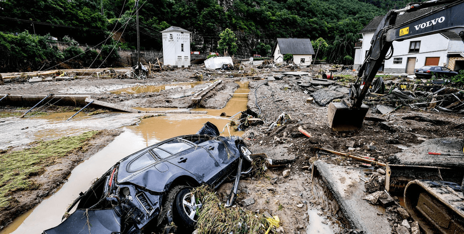 Стихийное бедствие, стихия, торнадо, землетрясение, стихийная катастрофа, предсказание, путешественник во времени,