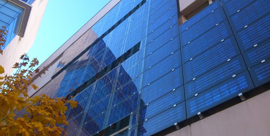 Солнечные панели, фасад, дом, фото