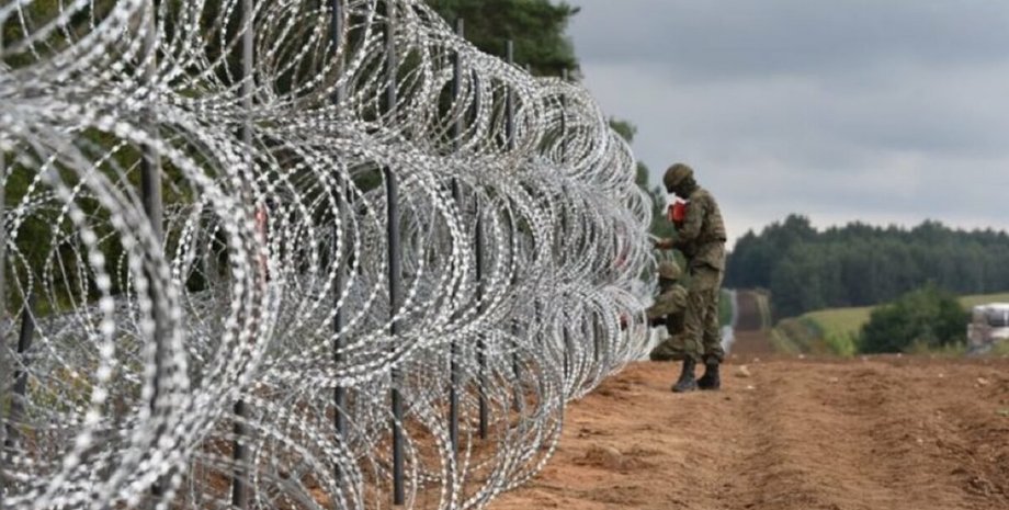 Ограждение из колючей проволоки