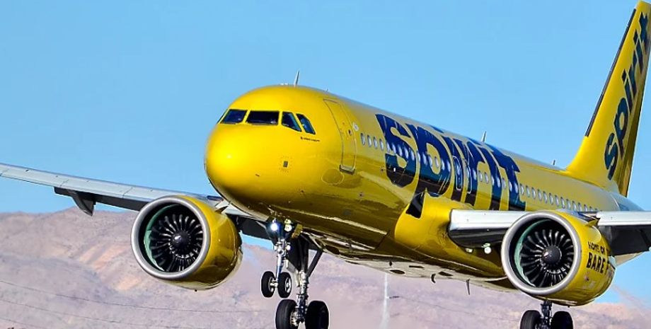Самолет Spirit Airlines, аварийная посадка, Ямайка, США, паника на борту, аэропорт, пассажиры, курьезы, туризм