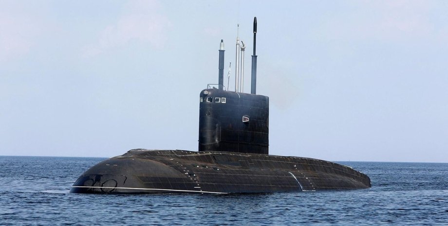 Дизель-електричний підводний човен "Магадан",