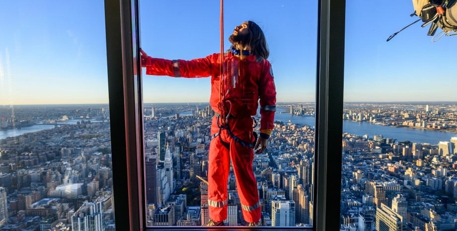 Empire State Building/Twitter, Джаред Лето, восхождение