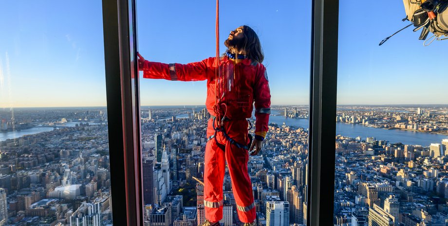 Empire State Building/Twitter, Джаред Лето, восхождение