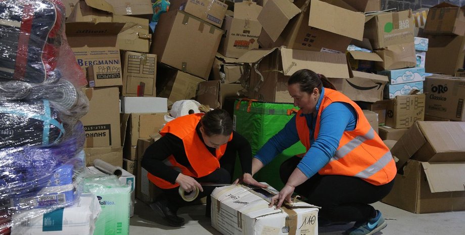 НБУ, валютні обмеження, волонтери