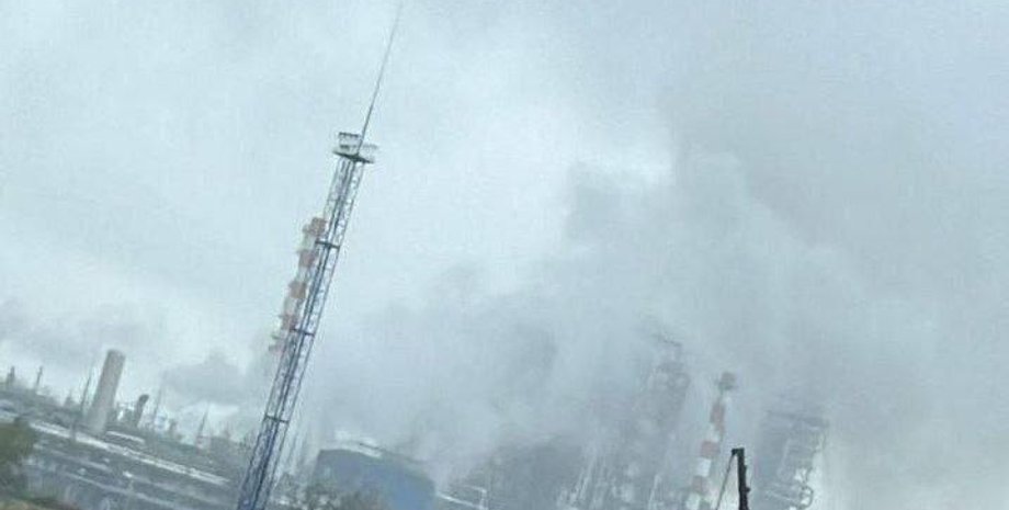 пожар нпз, омск, пожар на нпз в россии, пожар в омске