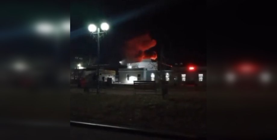 горит авиационный завод Комсомольск-на-Амуре