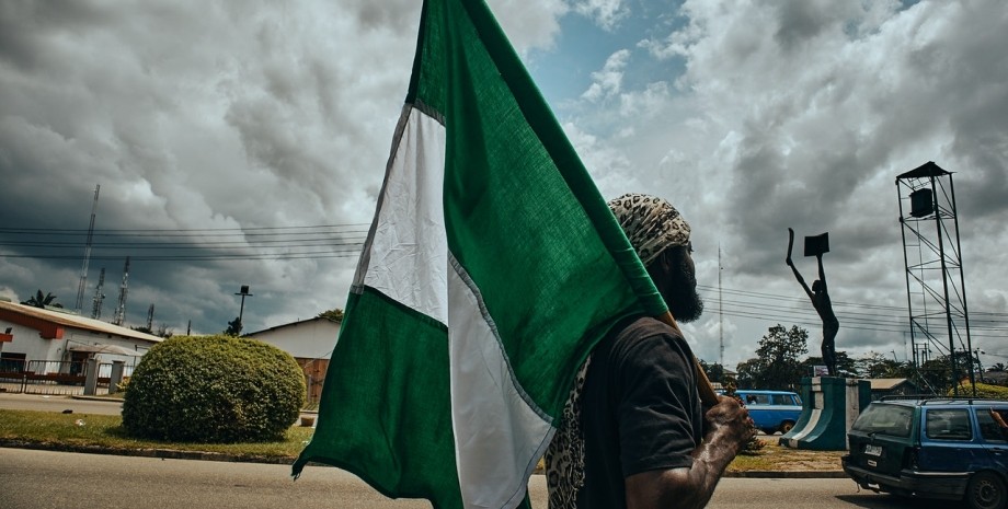 Нигерия, флаг, нигериец, нападения, конфликт, жертвы