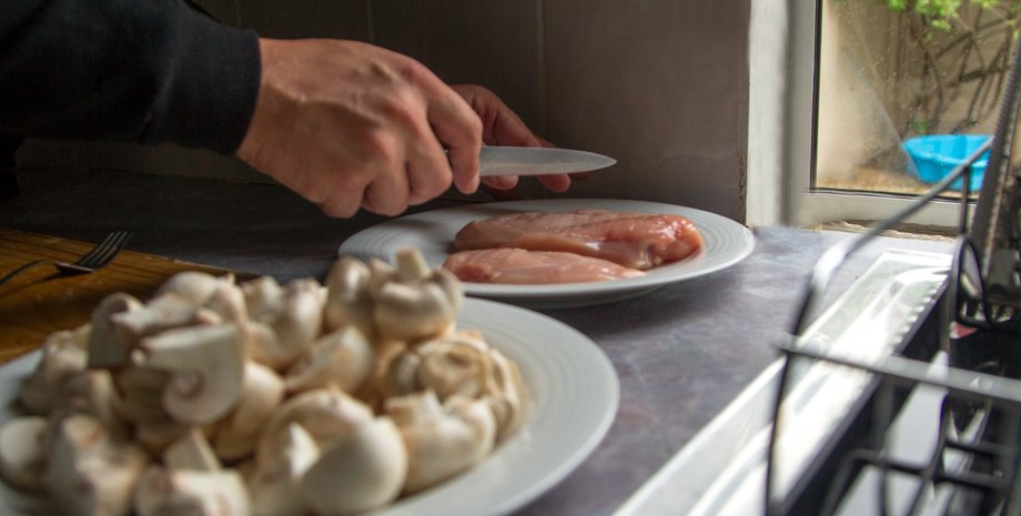 курка та гриби