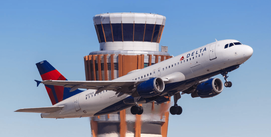 Delta Airlines, літак, політ, аеропорт, п'яний пілот, зупинили пілота, наразив життя на небезпеку, заарештували пілота,