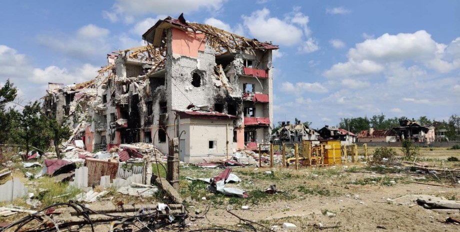 Обстріли в Луганській області, Лисичанськ відстрілюють з артилерії, штурм Сєверодонецька