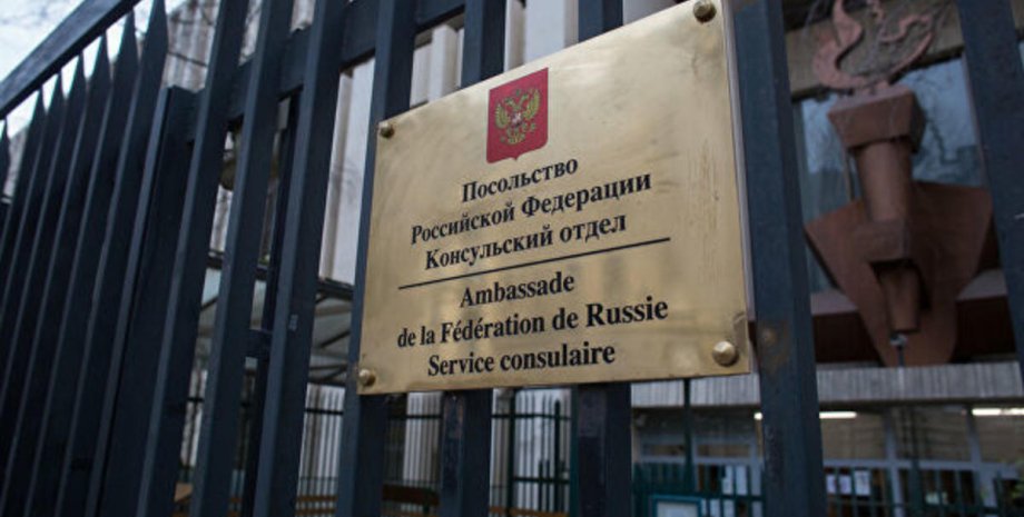 посольство Росії у Франції, Франція висилає дипломатів, Франція висилає російських дипломатів, висилка російських дипломатів.