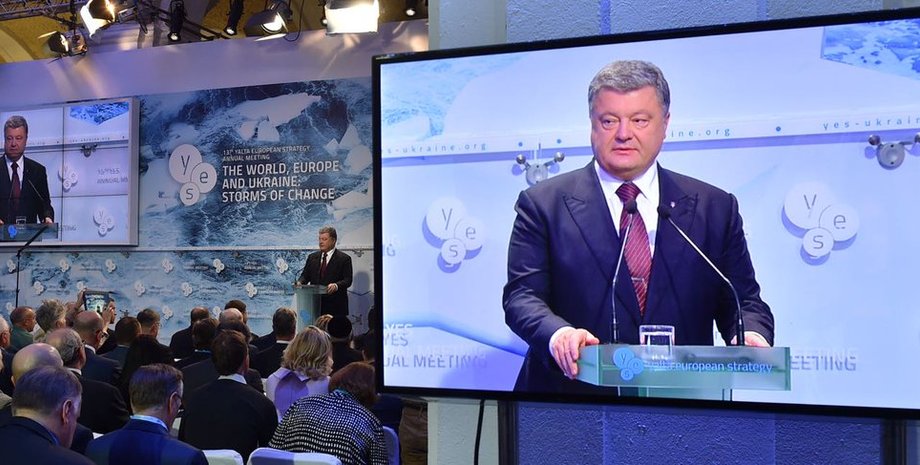 Петр Порошенко на YES / Фото: twitter.com/STsegolko?lang=uk