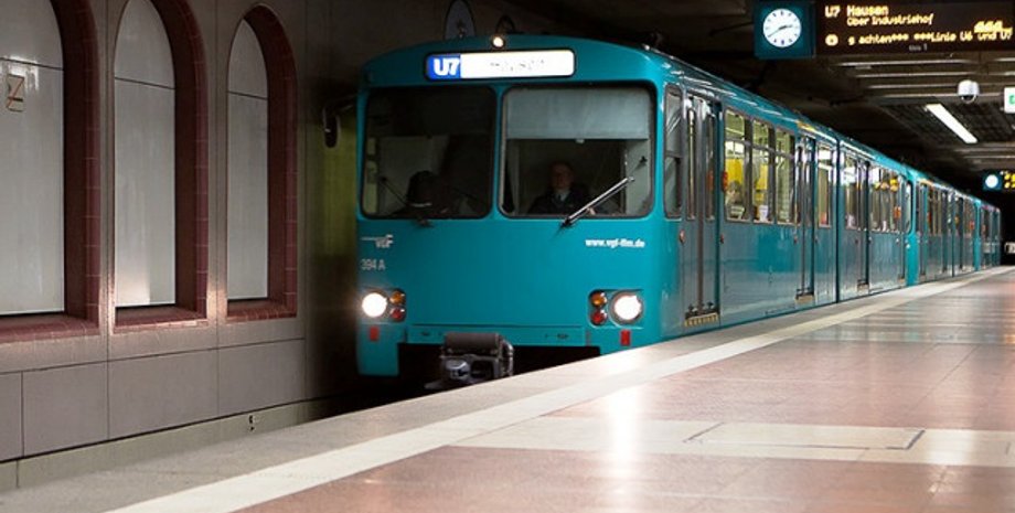 Германия, франкфуртское метро, теракт, ручная граната, утро, торговый пассаж