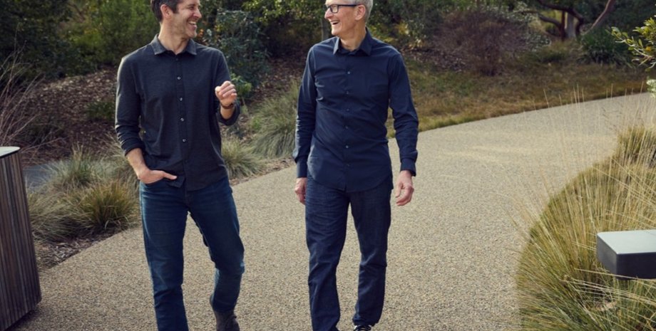 Тім Кук і Джон Тернус Тім Кук Джон Тернус новий глава Apple