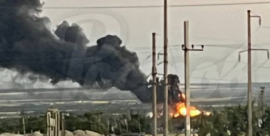 Пожар на нефтебазе в Ростовской области