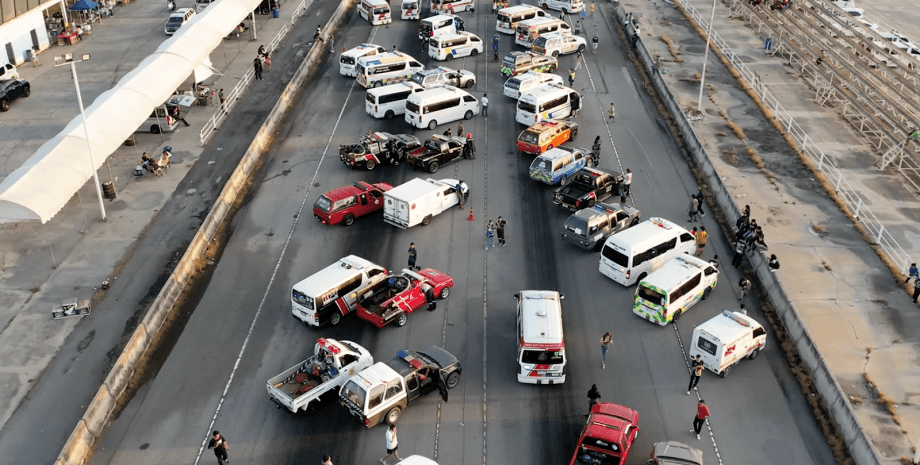 Гонки в Таиланде Гонки, Таиланд, Авто, Автомобили, Фургоны, Пикапы, Скорая помощь, Пожарные, Видео