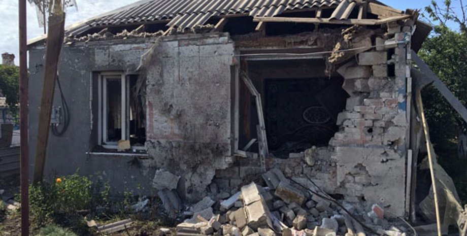 Последствия обстрела Чермалыка / Фото: dn.npu.gov.ua