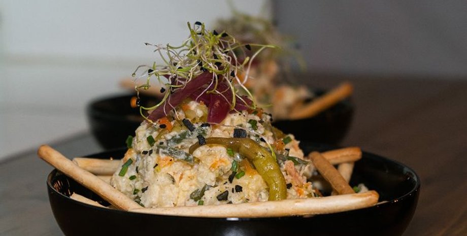 іспанський салат олів'є, російський салат, популярний іспанський салат