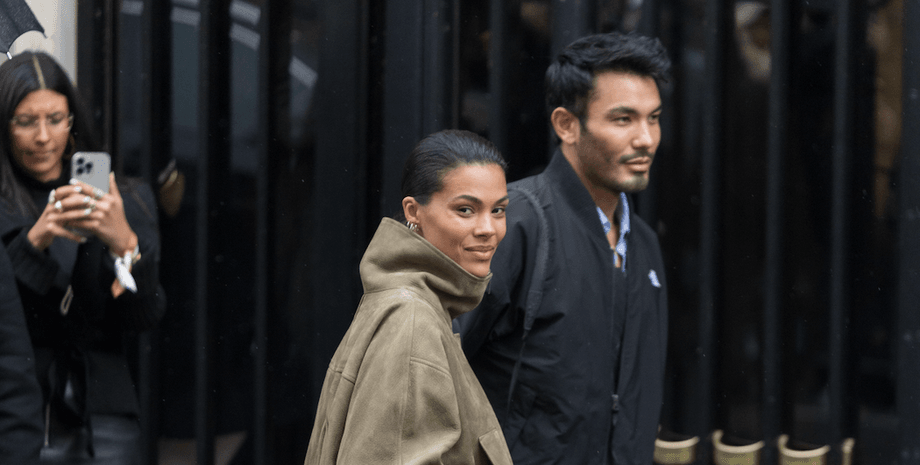 Тіна Кунакі та Віктор Сантьяго, бойфренд тіни кунакі, венсан кассель, паризький тиждень моди, тіна кунакі стиль