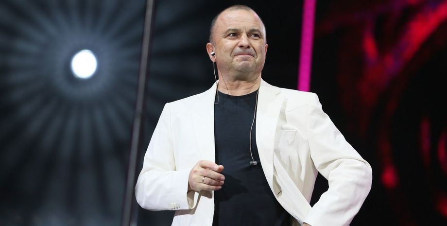 Виктор Павлик подарил своей жене спецпропуск для езды в комендантский час