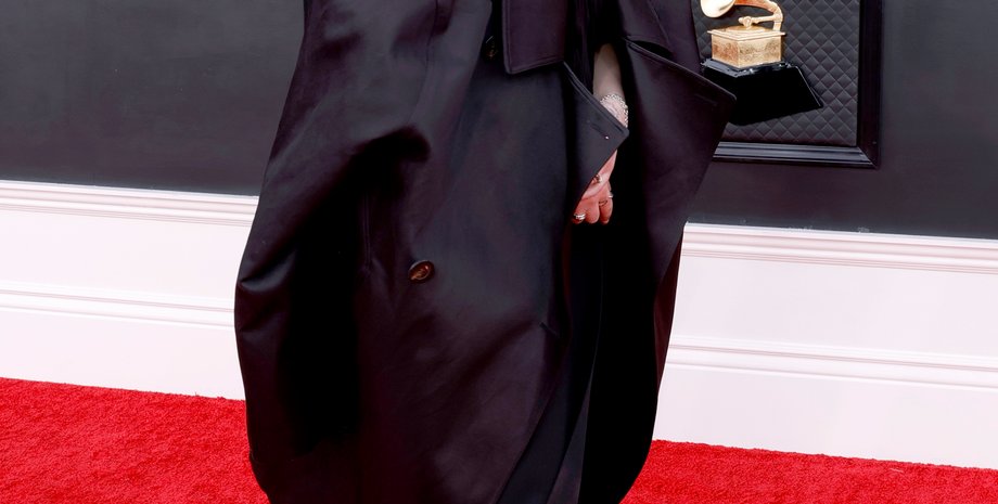 Біллі Айліш, Біллі Айліш татуювання, співачка