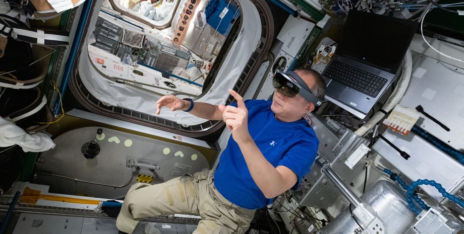 МКС, астронавт