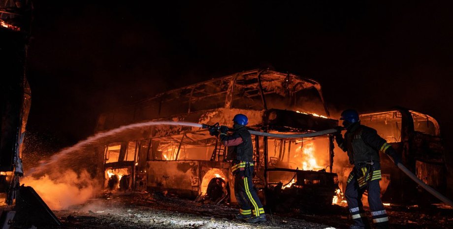 Киев, обстрел, пожар, разрушения, ГСЧС,