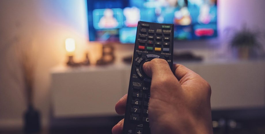 пульт, телевізор, рука, фото