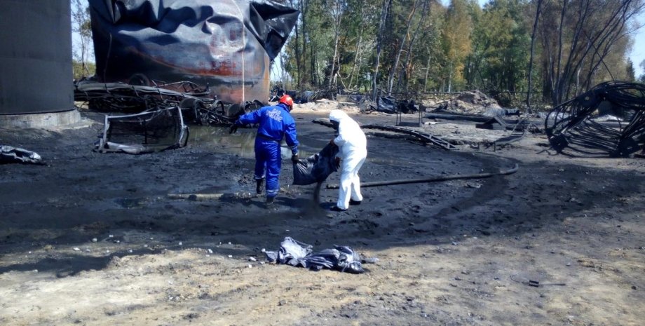 Последствия пожара на нефтебазе / Фото пресс-службы БРСМ