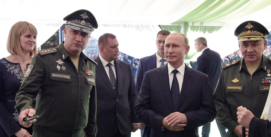 Тимур Иванов с Владимиром Путиным и Сергеем Шойгу