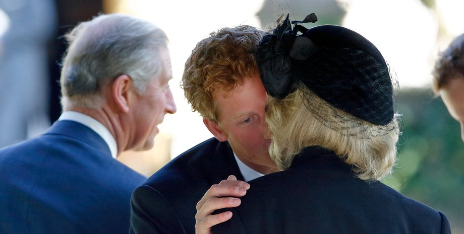 принц гаррі просив батька не одружуватися з каміллою