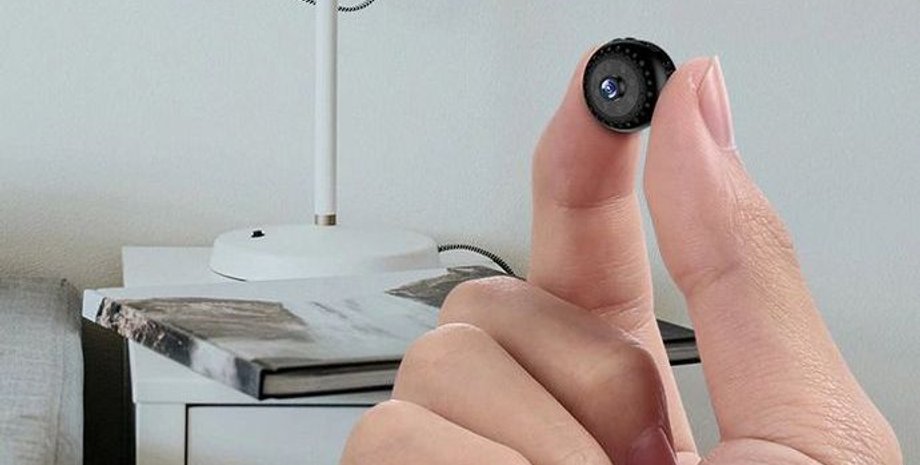 Прихована камера, батько таємно стежив за нянею своїх дітей, Келлі Андраде, США, скандал