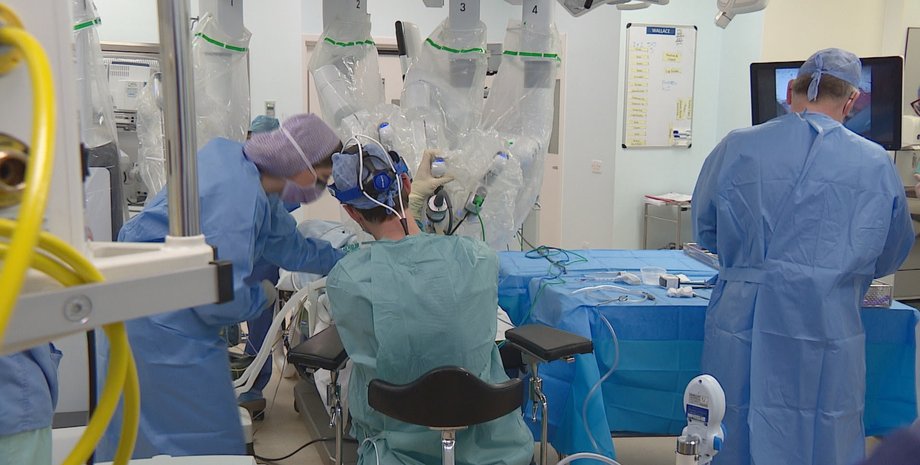 врачи в шотландии, операция, хирургия,