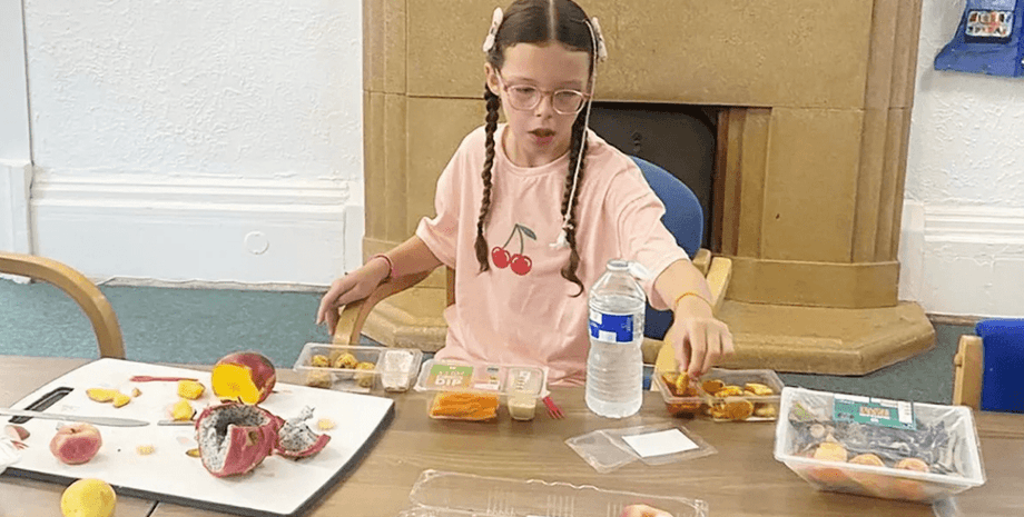 Ливана ела только наггетсы