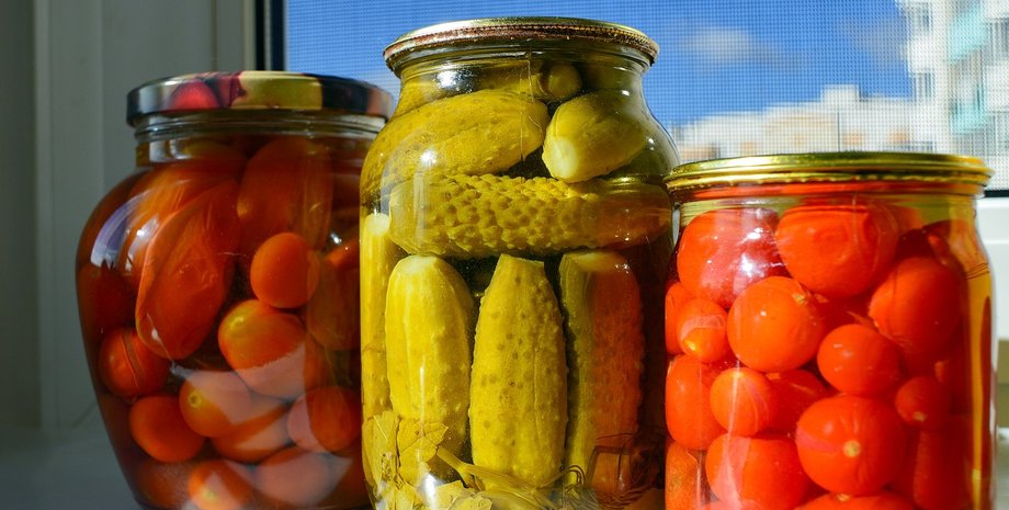 Огуречный рассол, выпечка на рассоле, советы хозяйкам, как использовать рассол от огурцов , рецепты с рассолом