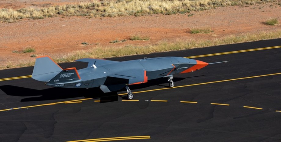 The drone can fly independently and pair with fighters to conduct reconnaissance...