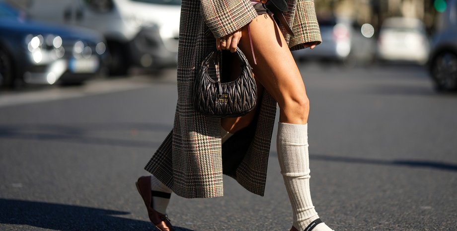 тренды обуви на лето 2023, какую обувь выбрать летом 2023, Barbiecore, модные балетки, модные кроссовки