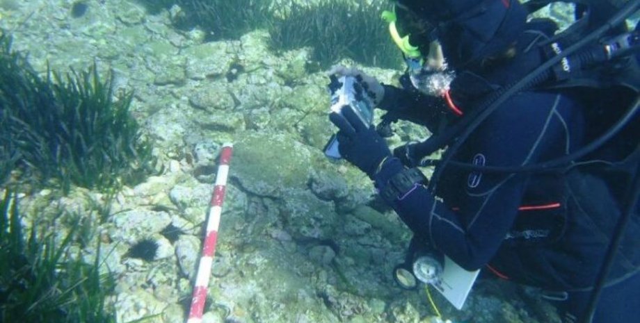 археологи ищут затонувший город в Средиземном море