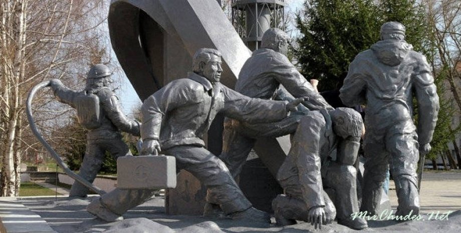 Памятник героям-пожарным, ликвидировавшим последствия взрыва на ЧАЭС