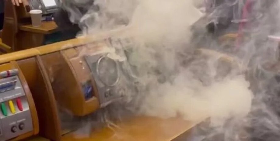 Пульт депутата Нагаевского начал плавиться